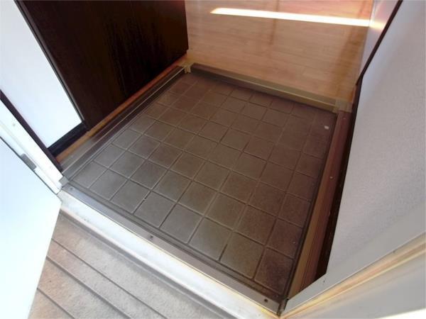 ハイツラポート 玄関