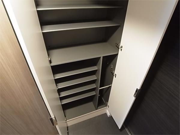 プレサンス神戸キュリオ 玄関