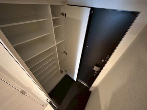 プレサンス三宮エレガンシア 玄関