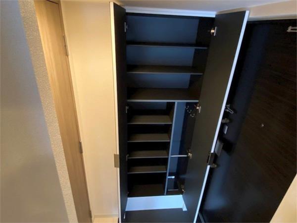 プレサンス神戸元町ミューズ 玄関