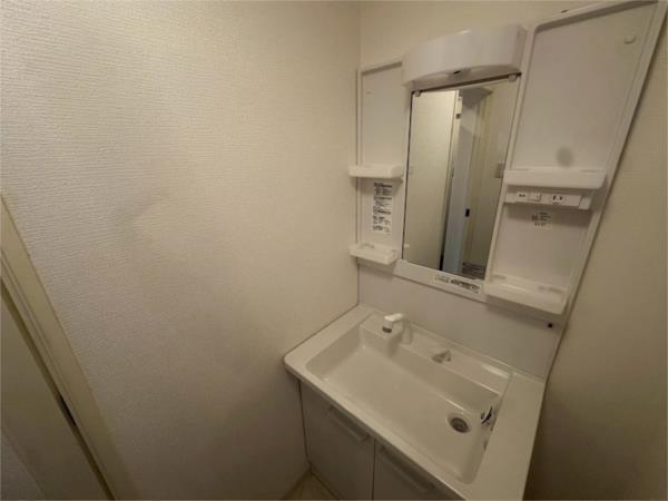 ロイヤルメゾン岡本III 部屋画像