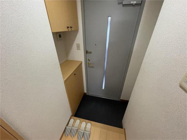 フロレスタ高次 玄関