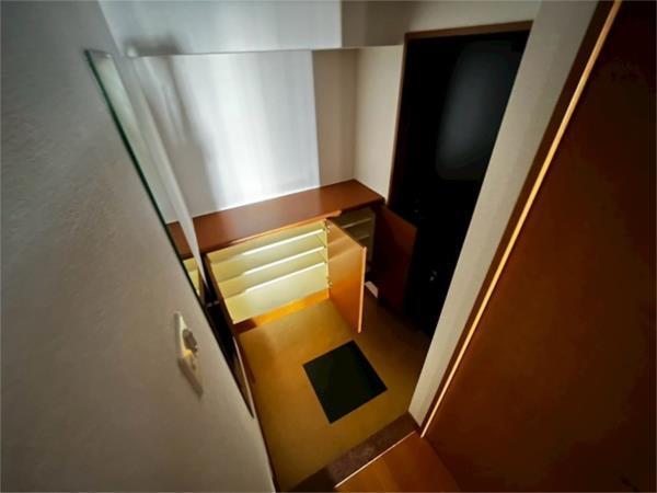 プレサンス新神戸 玄関