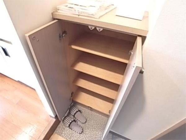 パインテール御影 玄関