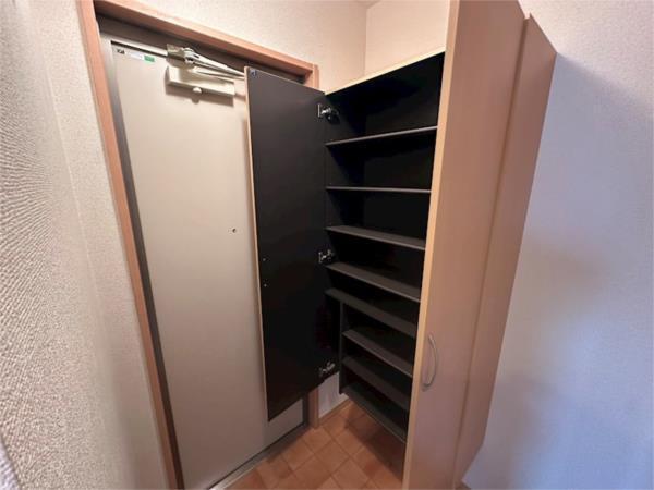クレスト西宮東 玄関