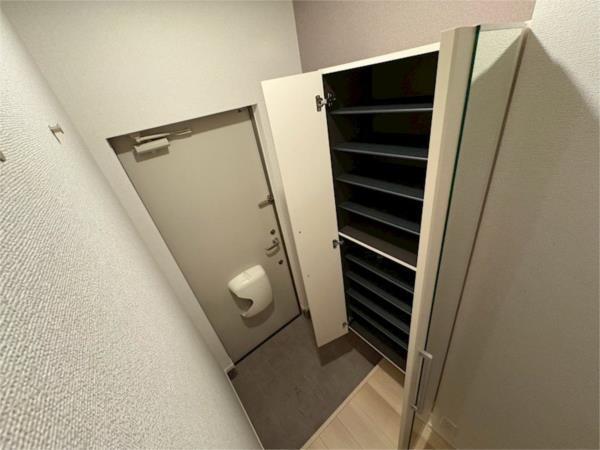 プラスエス英賀清水 玄関