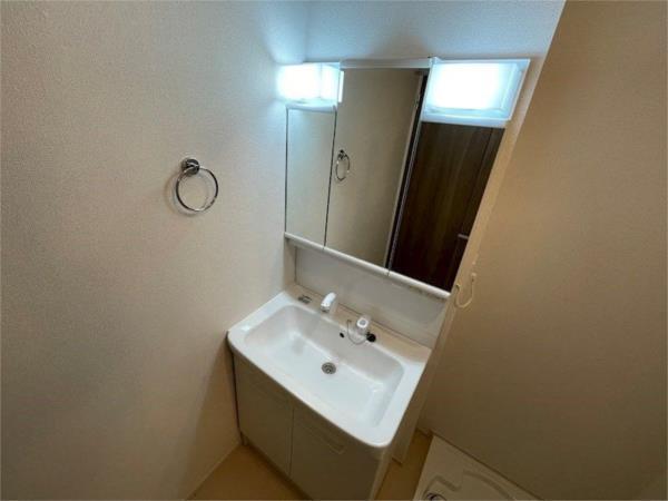 ヴィラ　ドゥ　グレーヌ梅ケ谷D 部屋画像