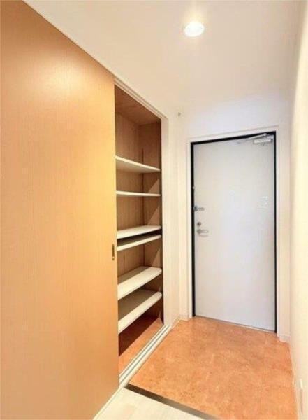 キャッスルコート西新町 玄関
