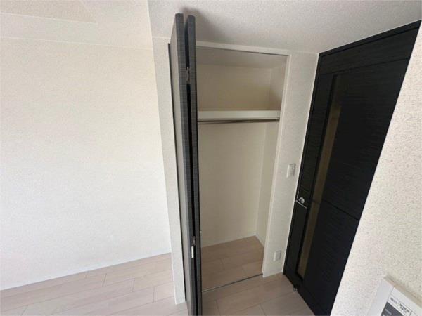 プレサンス神戸裁判所前デリシア 収納