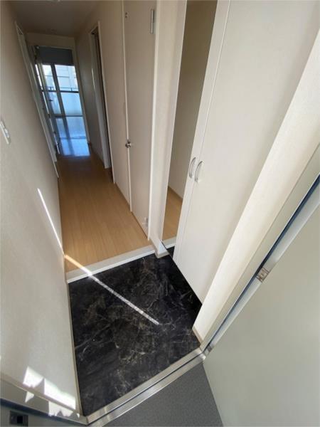 パレーブランシェ 玄関