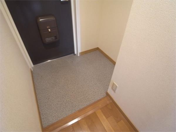 フォリア岡本 玄関
