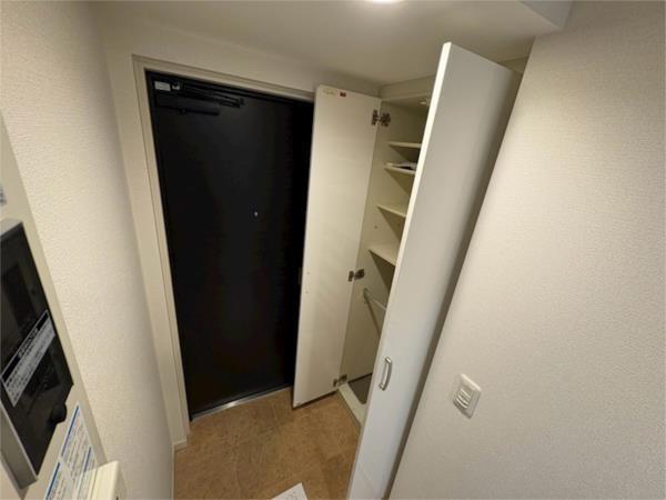 アドバンス三宮IVルシール 玄関