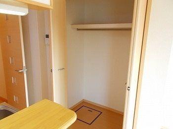スモールヴィレッジ 収納