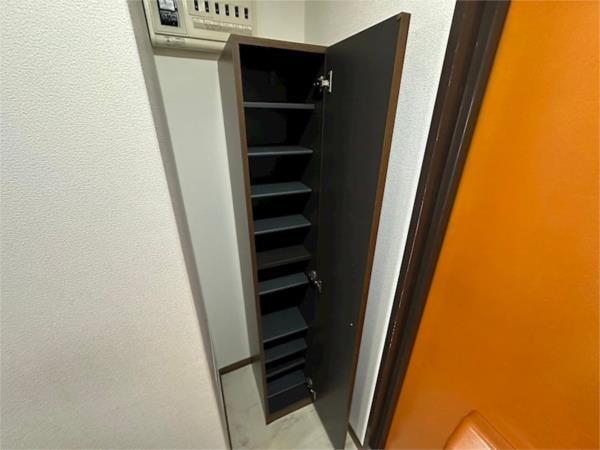 メゾンロージェ 玄関