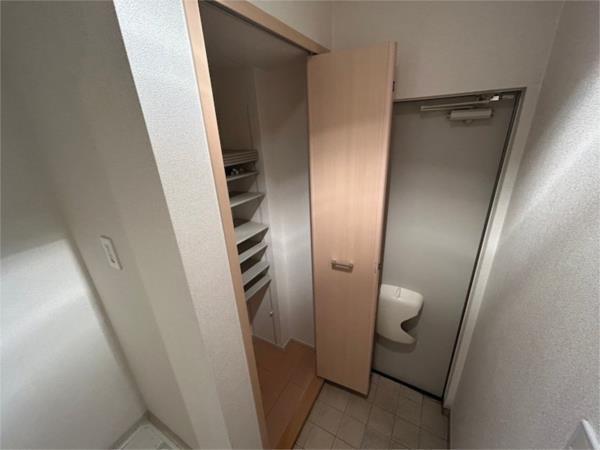 ラピスラズリ 玄関
