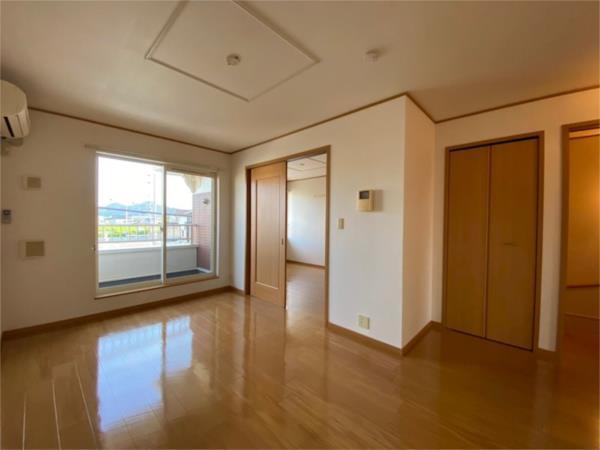 ピスティス トアロン柳ヶ坪A リビング
