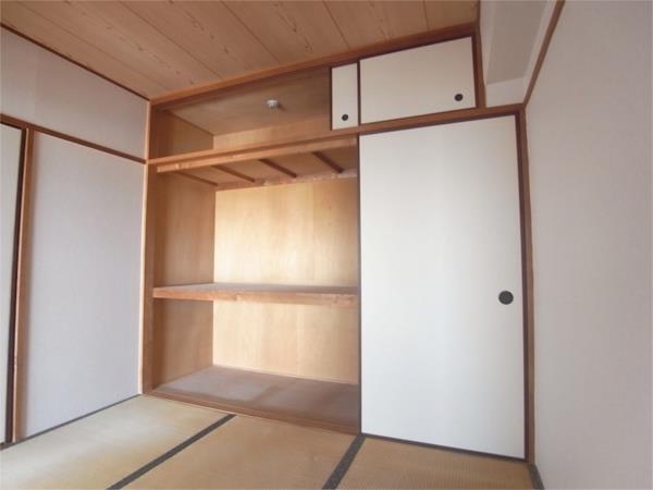 惣町サンハイツ1号棟（302） 収納