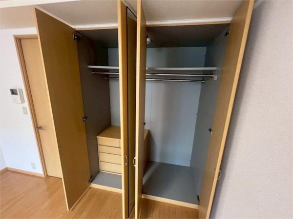 リバーサイドレジデンス 収納