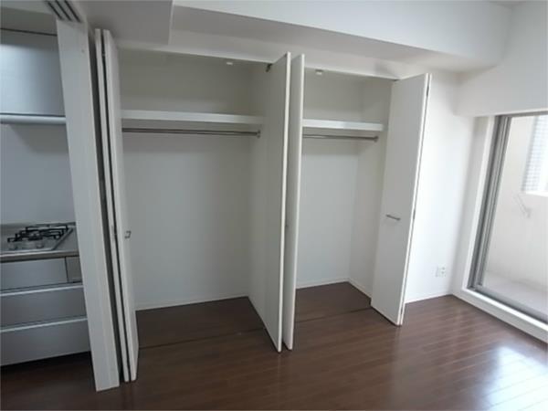 プレジール三ノ宮II 収納