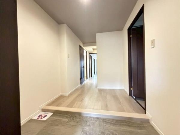 ロイヤル苦楽園 玄関