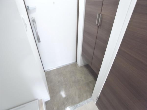 Luxe神戸WEST 玄関