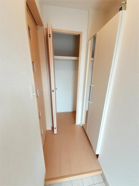 エテルノ　カーサ 玄関