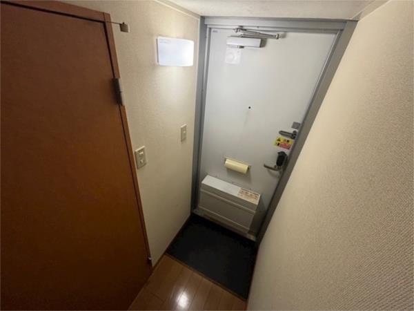 レオパレス北青木 玄関