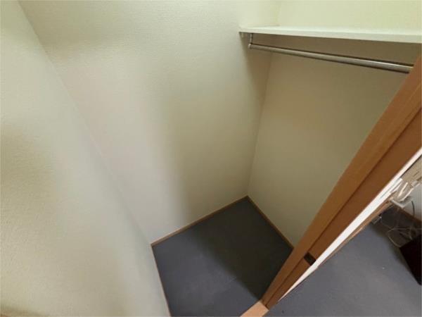レオパレスルコントワール御影 収納