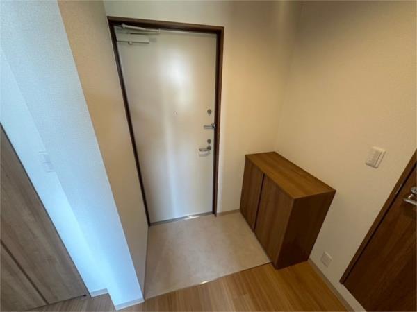 サンビルダープラス磯上ベース 玄関