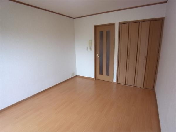 セレブ岡本（206） その他