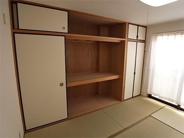 ネーションエンジ（302） 収納