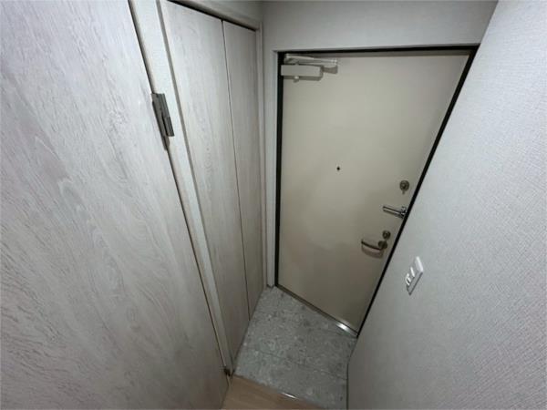 ネクストステージ神戸元町 玄関