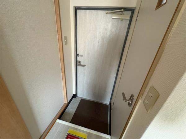 シティーハイツ二宮 玄関
