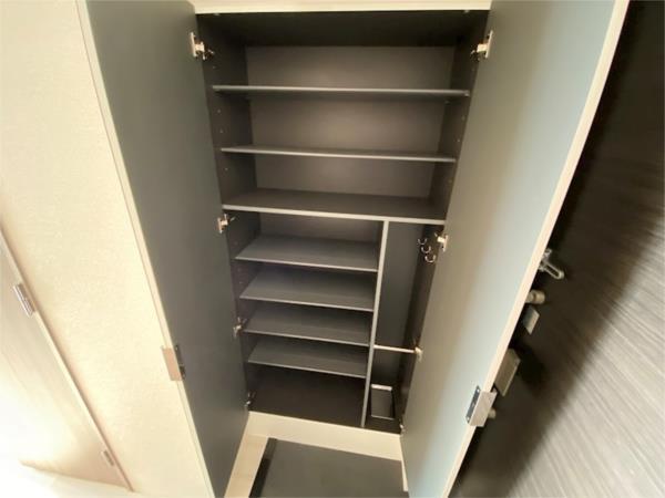 プレサンス神戸元町ミューズ 玄関