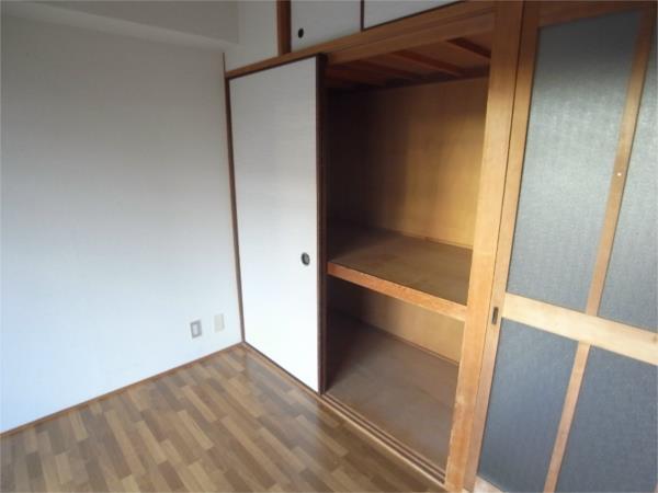 SIハイツ岩屋II 収納