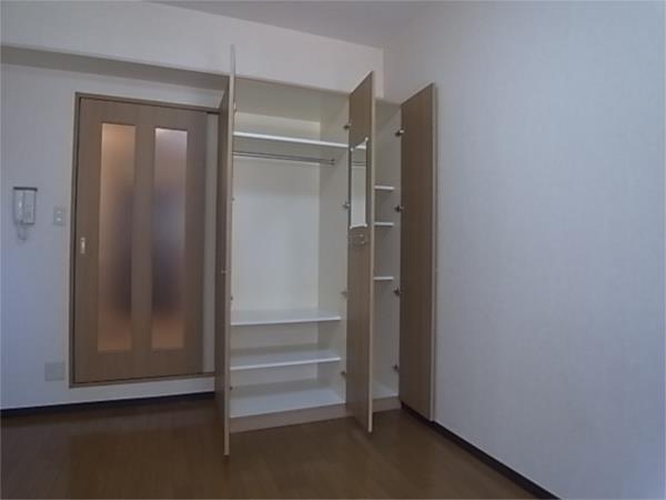 エスポワール三宮パートII 収納