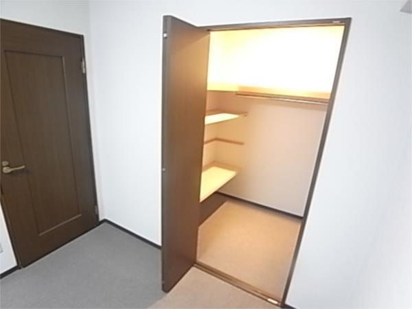 ディオレ新神戸B棟 収納