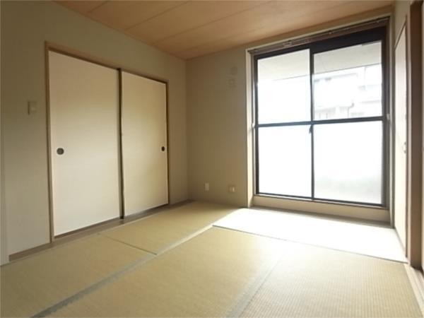 リオ谷上 収納