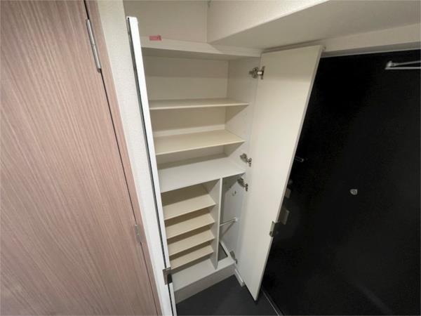 プレサンス三宮セントウエル 玄関