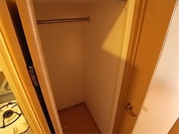 ロイヤルヒル神戸三ノ宮II 収納