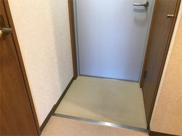 ジェヌイン本山 玄関