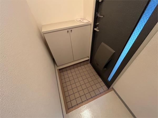 メゾンヴィオレット 玄関
