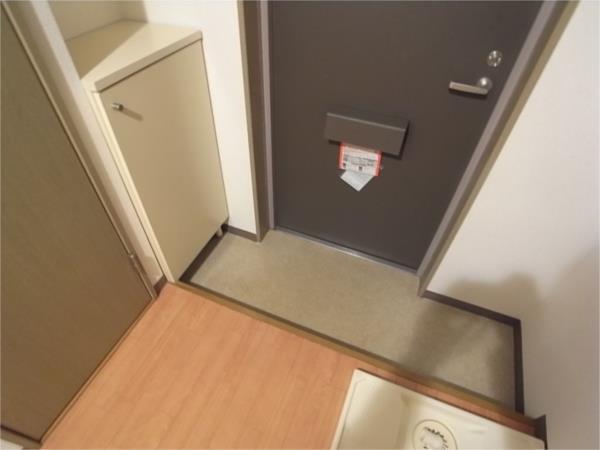 アンピエスK 玄関