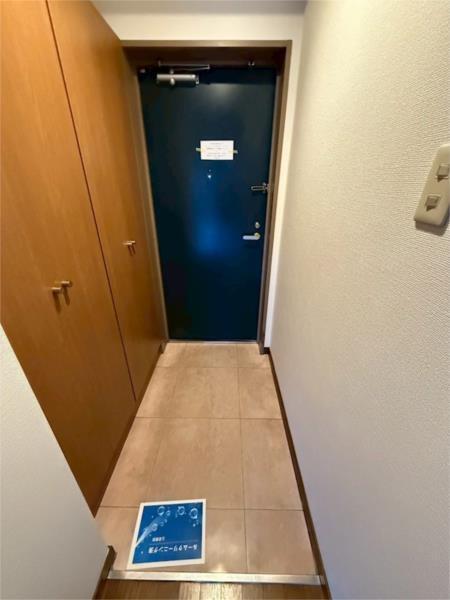 グリシーヌ静徳 玄関