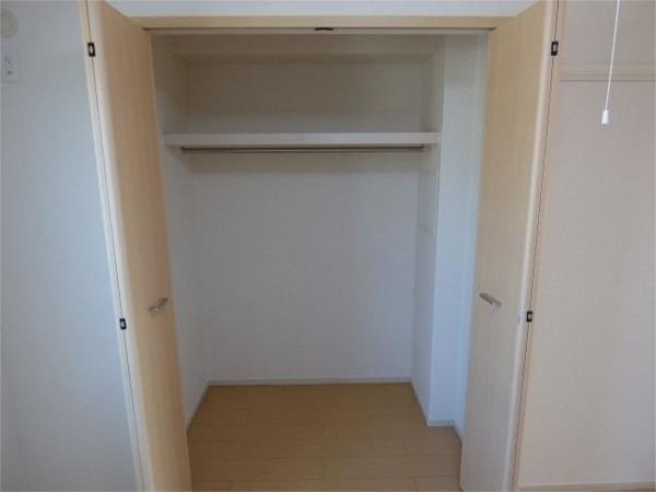 ポレール伊川III 収納