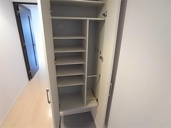 エストーネハーバーランド 玄関