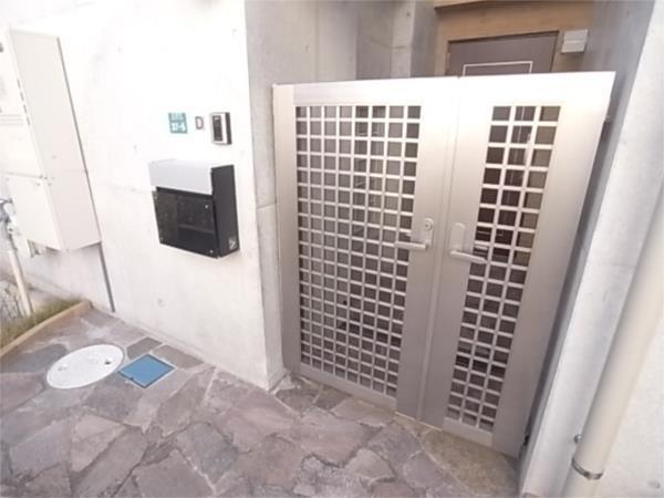 八十塚ヒルズ 玄関