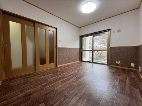 鈴蘭泉台第二住宅５号棟 5 リビング