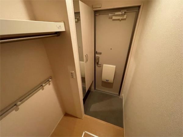 コンフォール蓼野 玄関