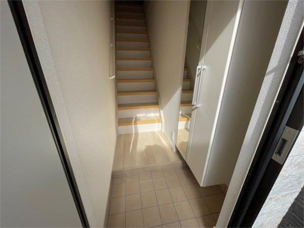 メゾングレーヌ網干新在家Ａ 玄関
